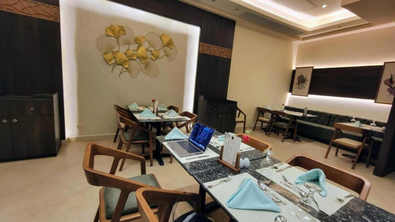 Oyster Bay Beach Resort อาบูดาบับ ภายนอก รูปภาพ